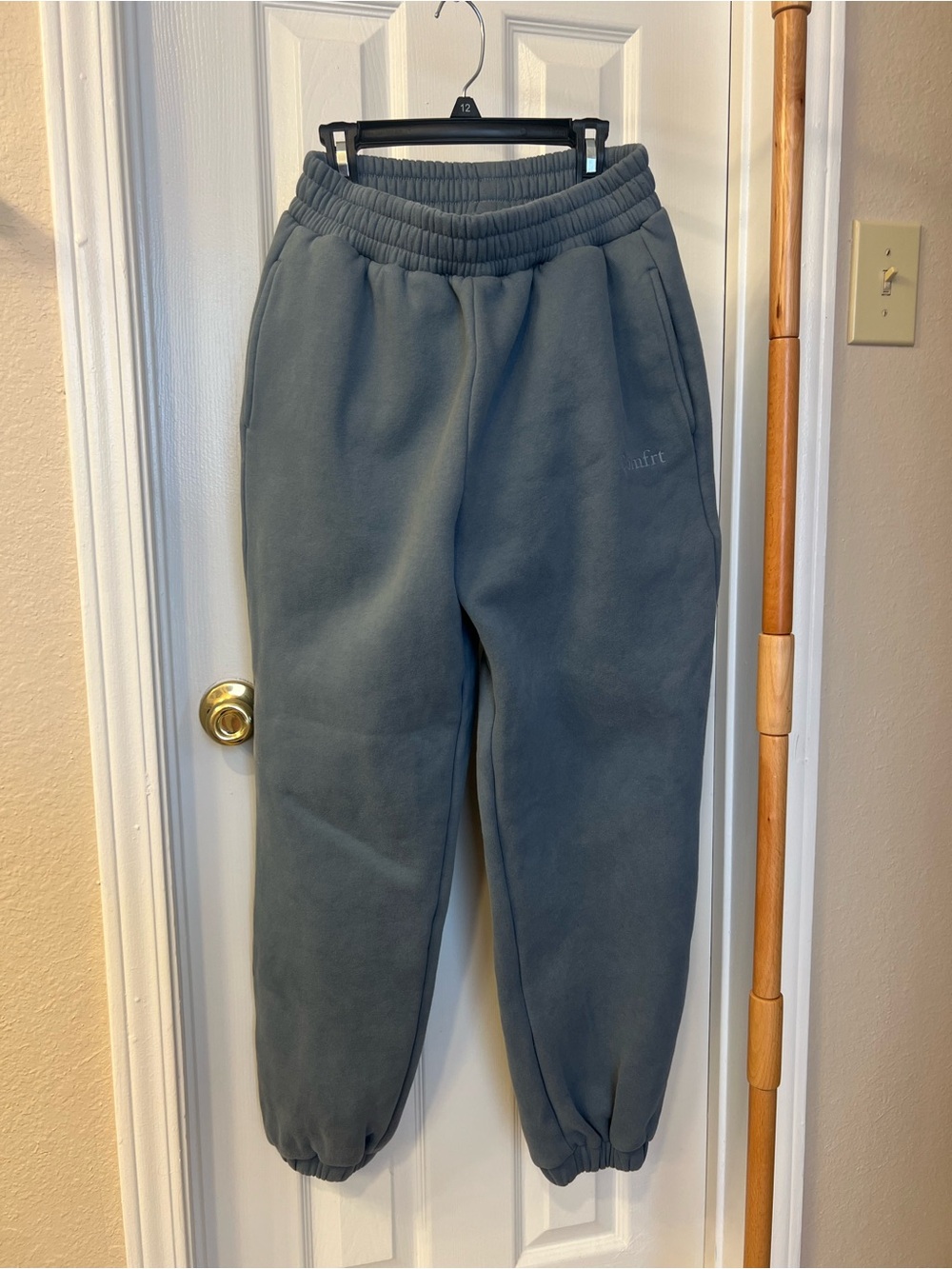 Comfrt dusty blue sweatpants - Picture 3 of 6